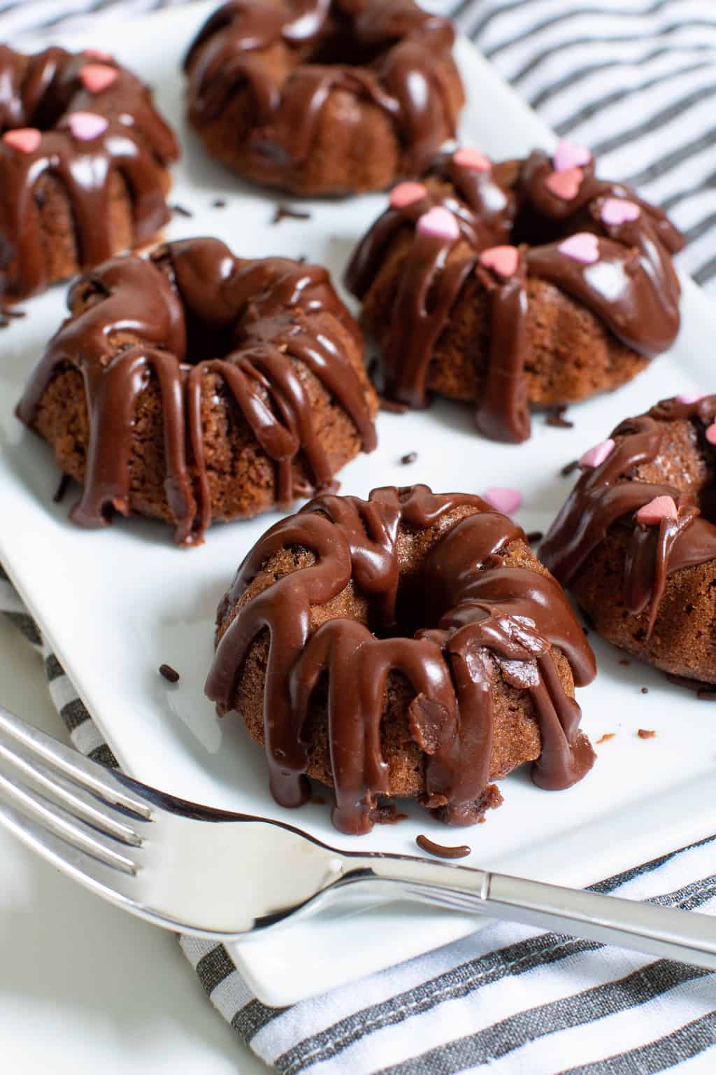 mini chocolate bundt cakes