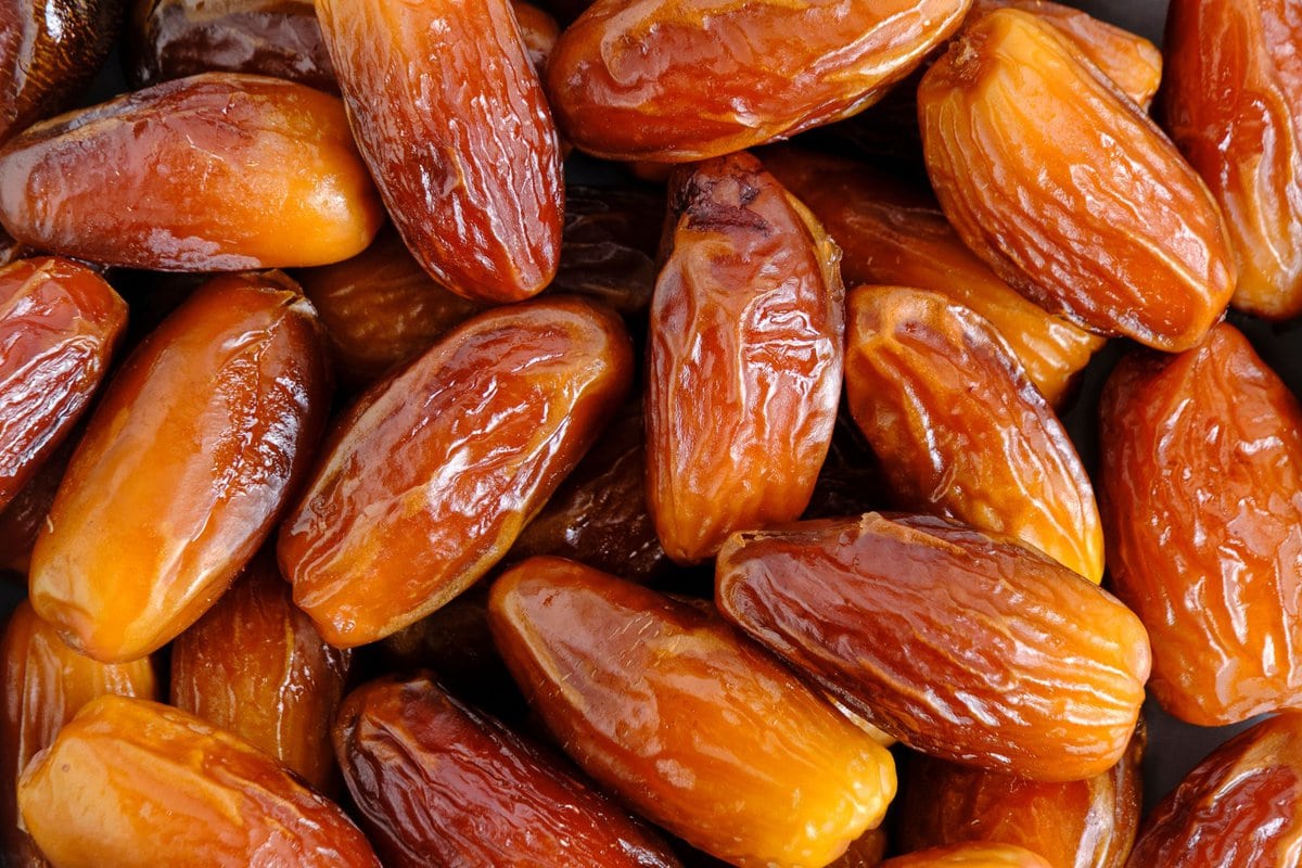 A pile of fresh dates.