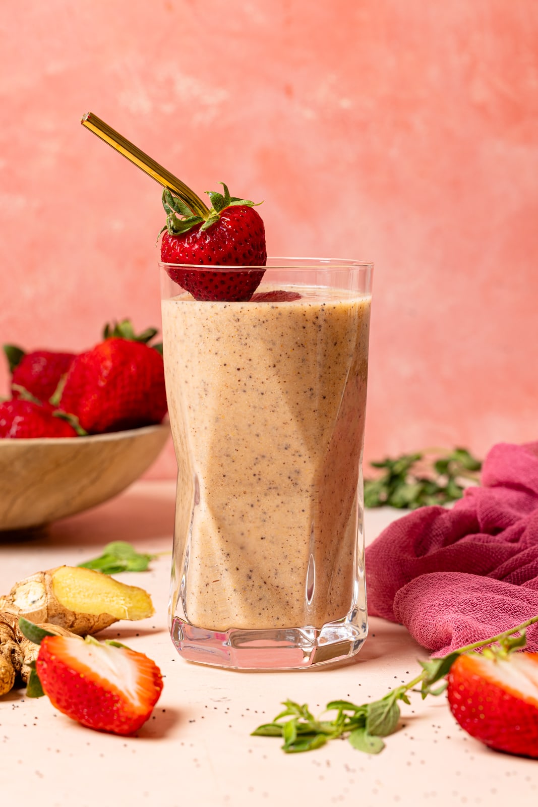 https://www.orchidsandsweettea.com/wp-content/uploads/2019/06/Strawberry-Banana-Smoothie-7.jpg