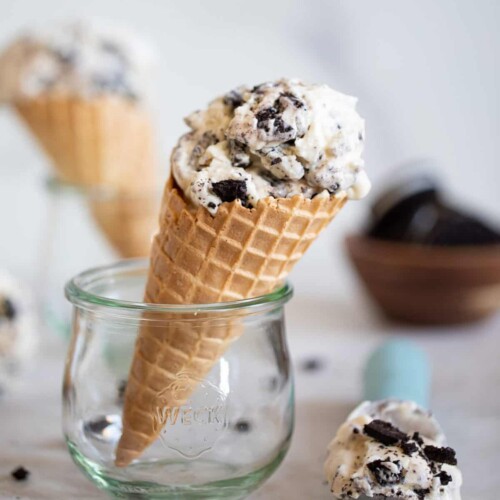 No Churn Cookies and Cream Ice Cream - Kirbie's Cravings