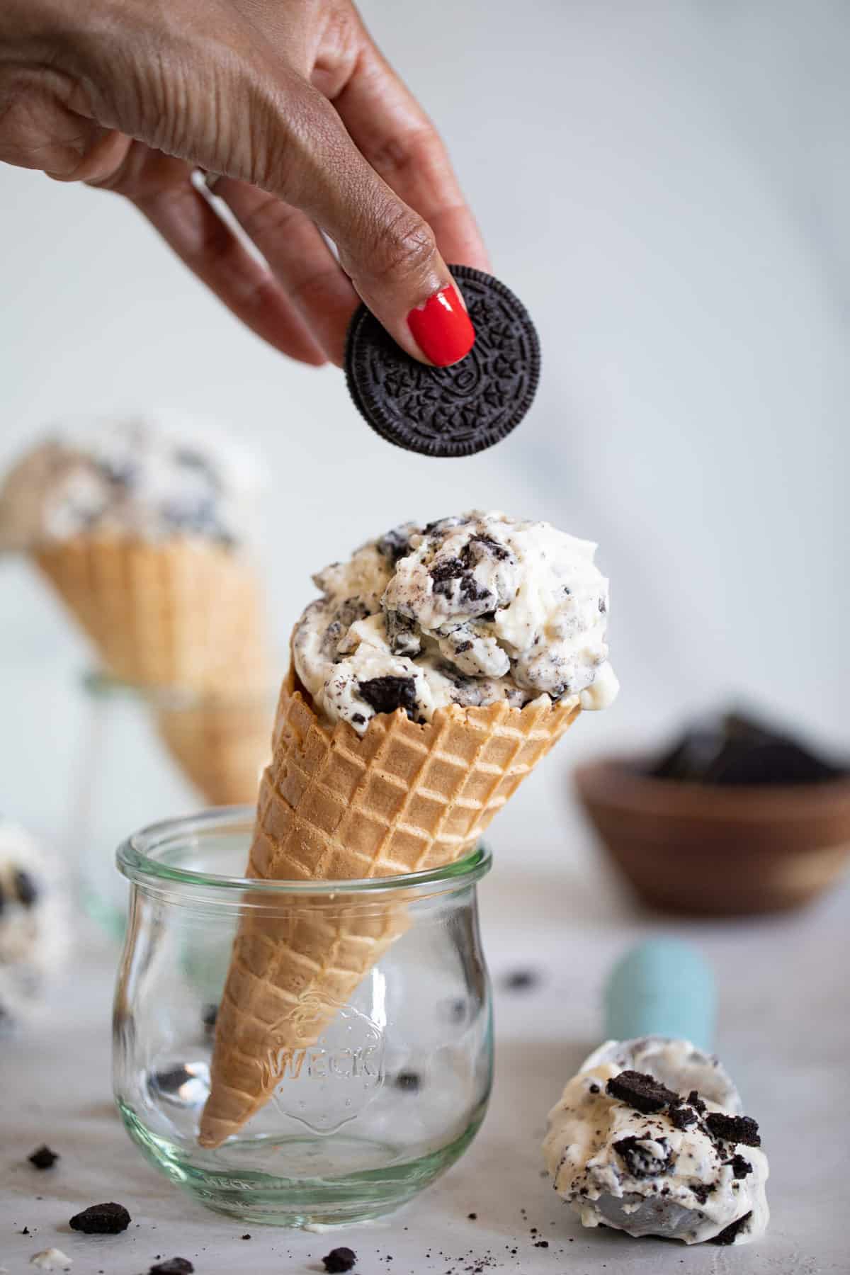 No Churn Cookies and Cream Ice Cream - Kirbie's Cravings