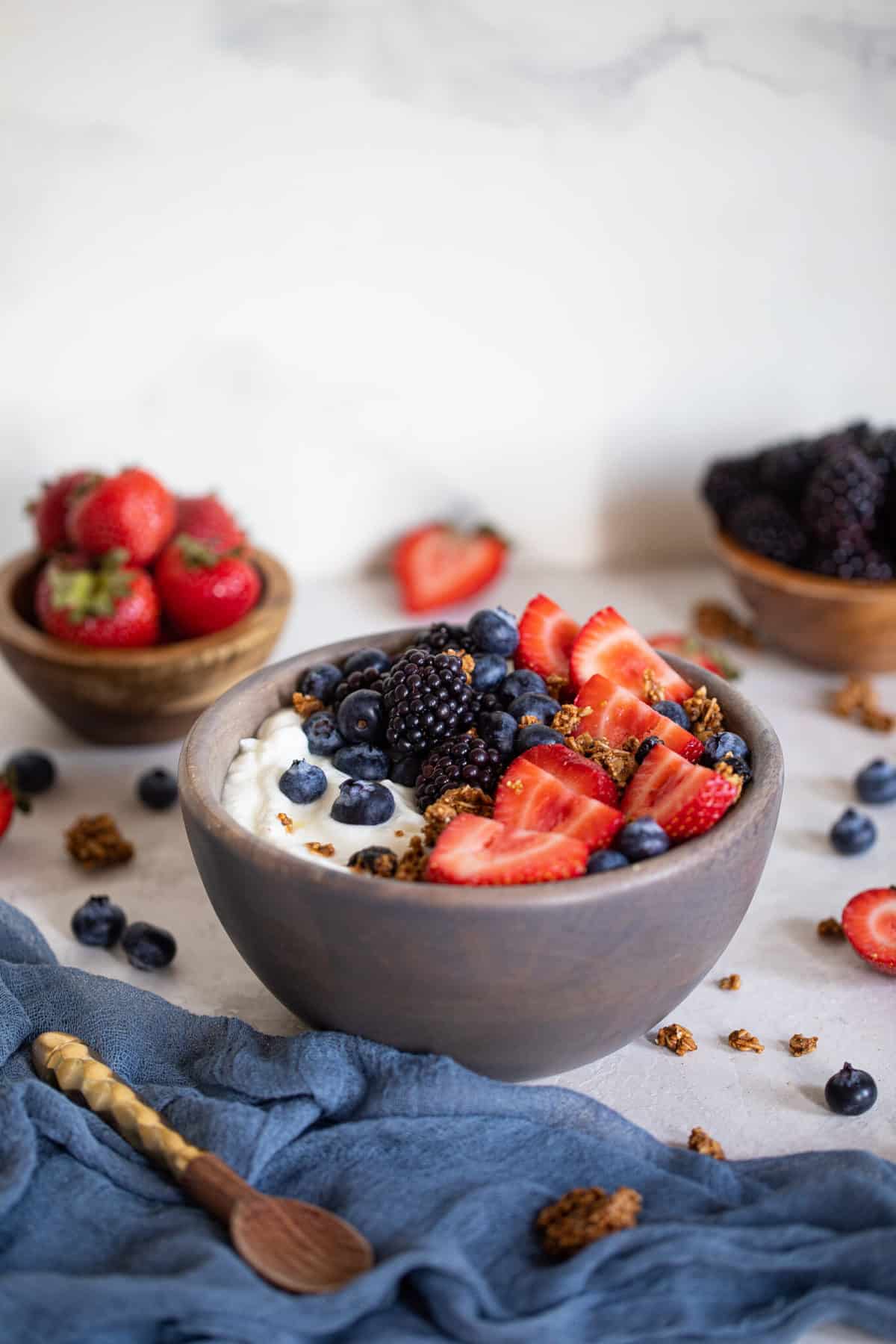 Greek Yogurt Breakfast Bowls To-Go - Hungry Happy Home