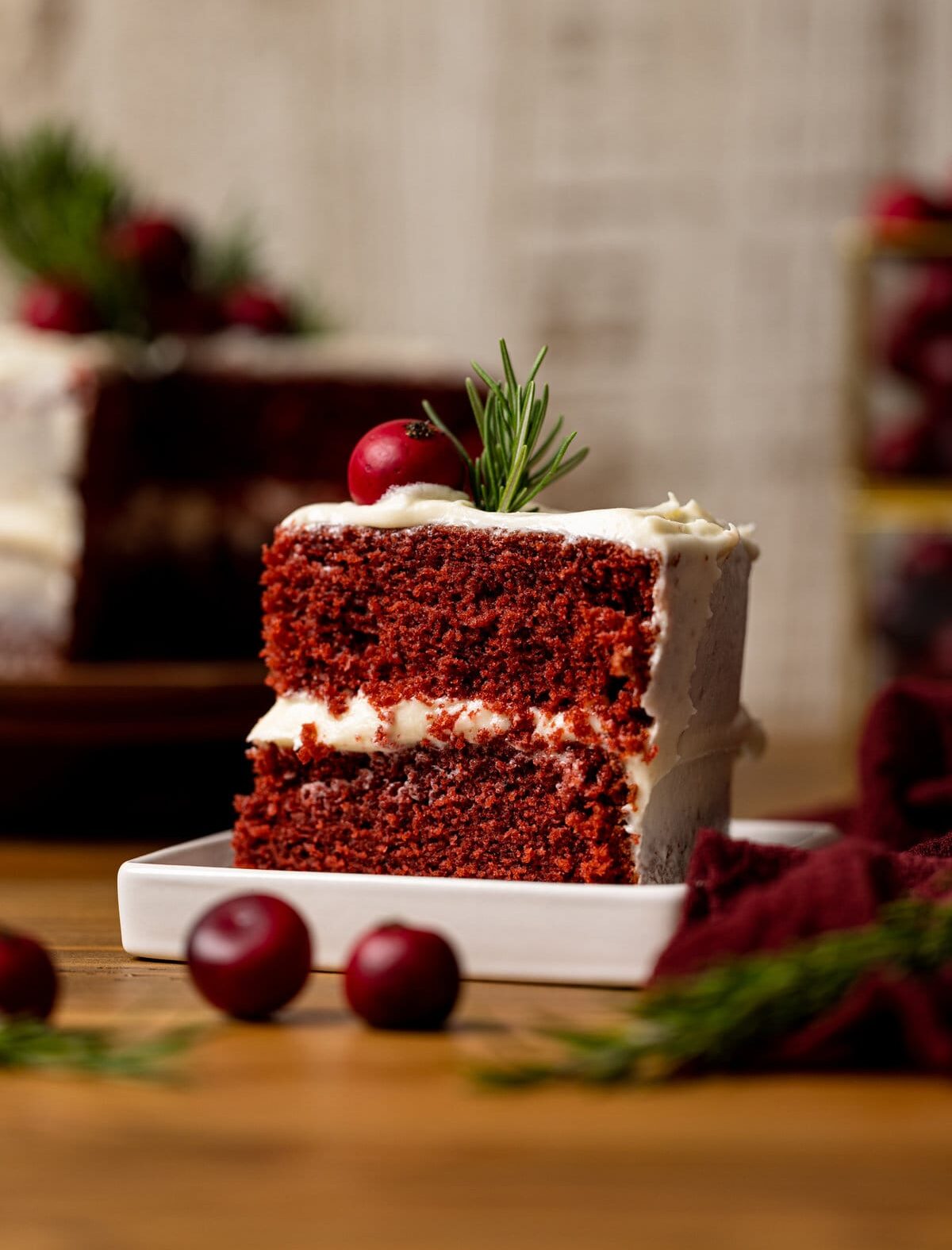 Red Velevt Cake Recipe: How to make Christmas Red Velvet Cake Recipe at  Home