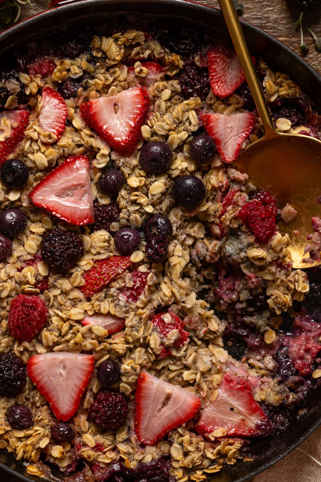 Crowd-pleasing Berry Baked Oatmeal 