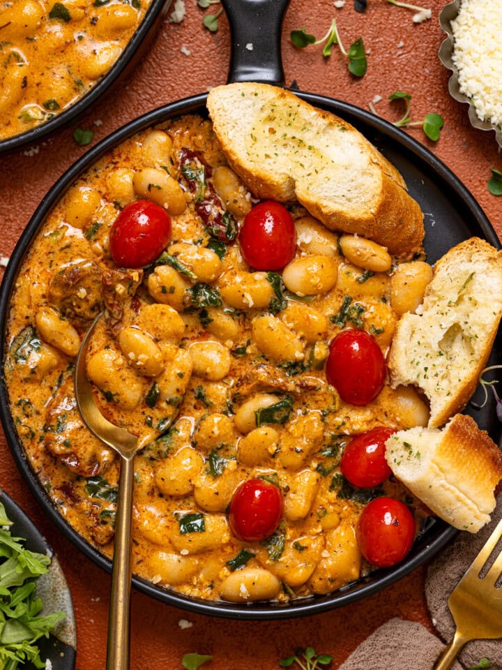 Up close shot of Marry Me beans with bread.