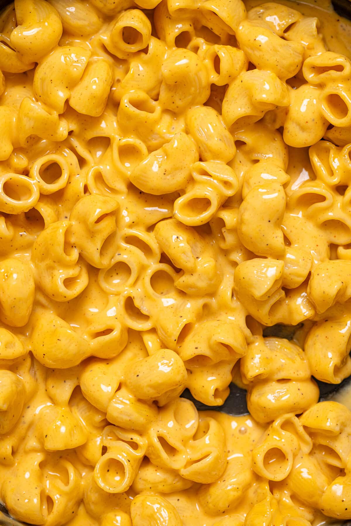 Up close shot of mac and cheese.